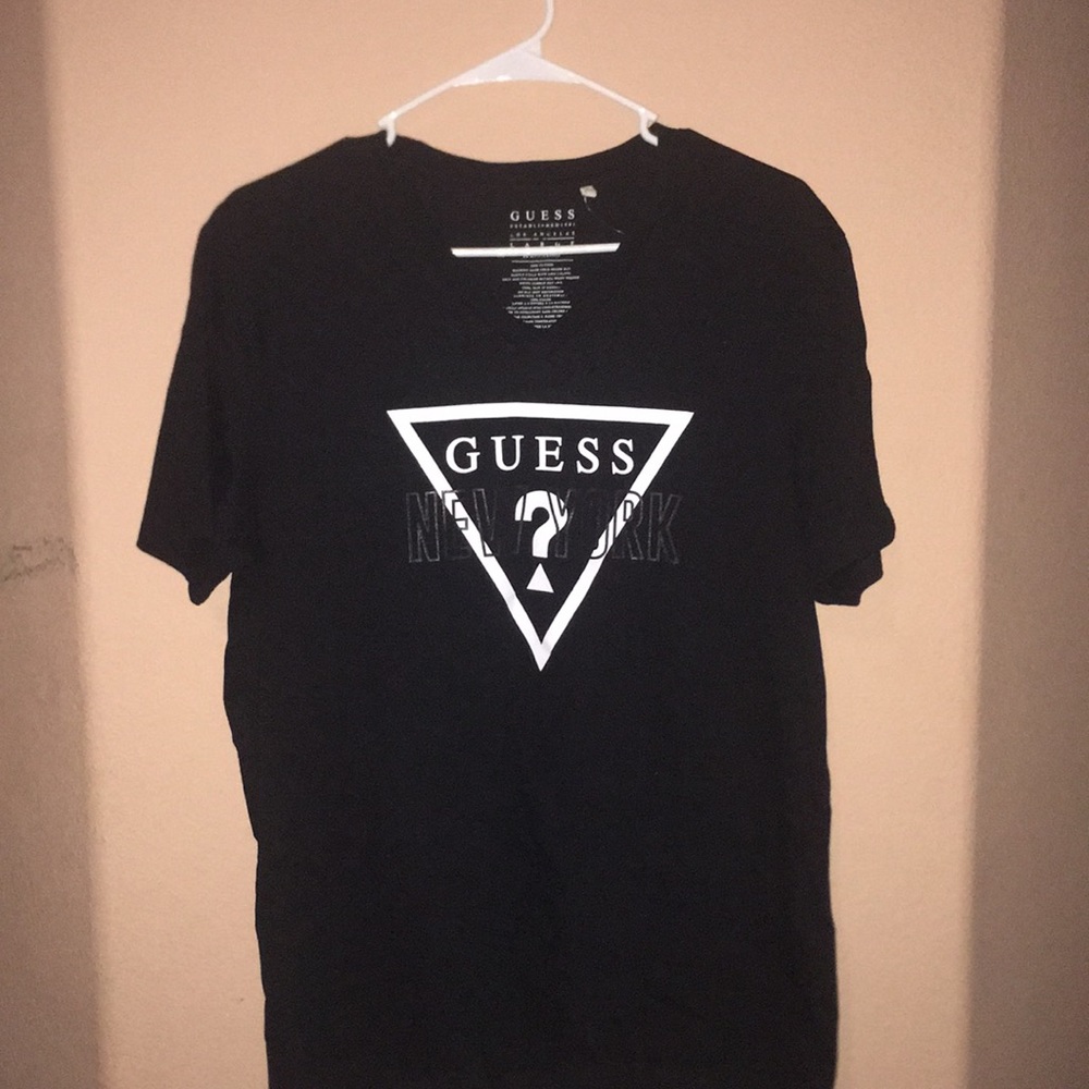 Black men’s v-neck t-shirt.